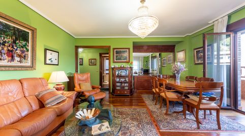 Foto 2 de Piso en venta en Camino de Ugasko, San Pedro de Deusto - La Ribera, Bilbao
