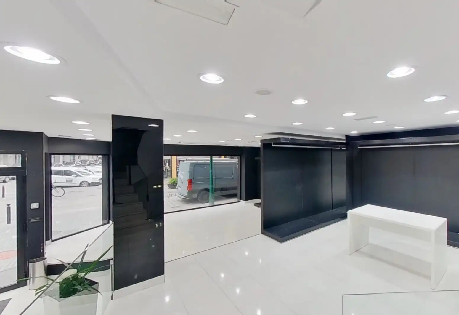 Commercial properties for rent in Torrelavega   with Air Conditioner