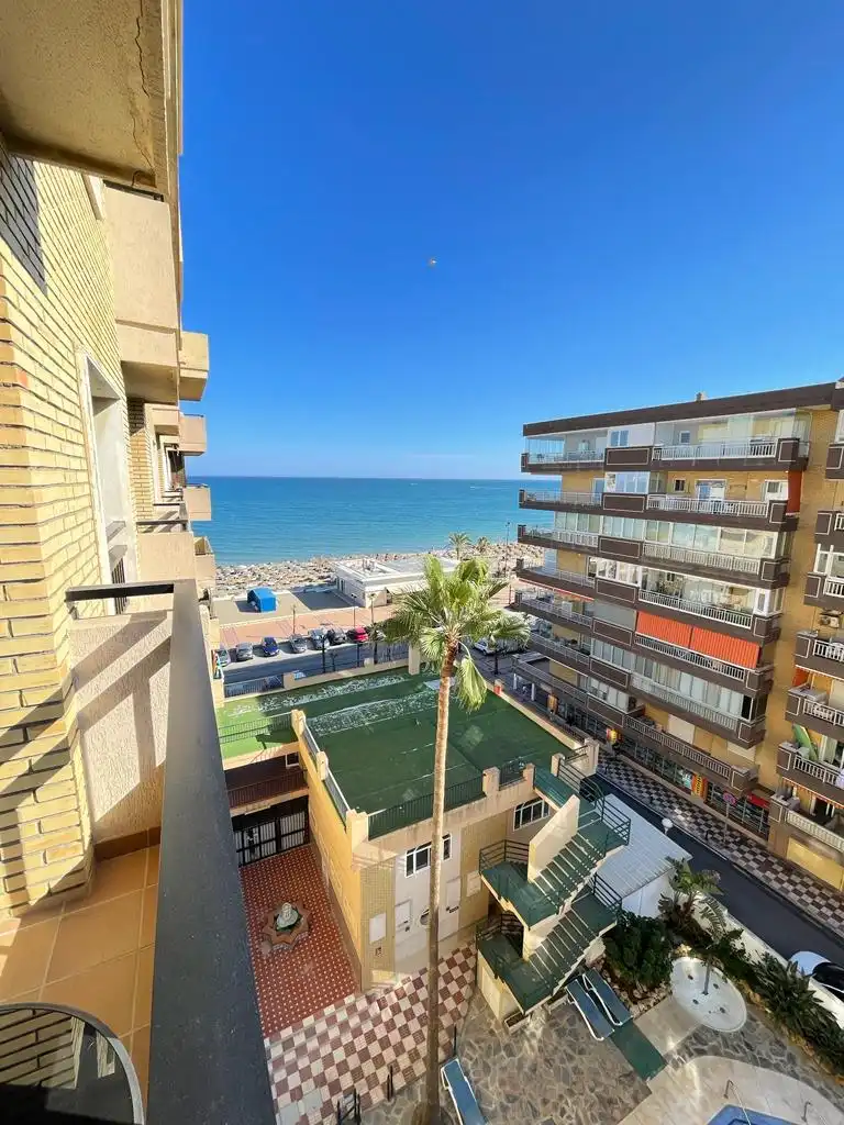 Appartement compact avec terrasse à louer à Paseo Marítimo Rey de España, imagen 2