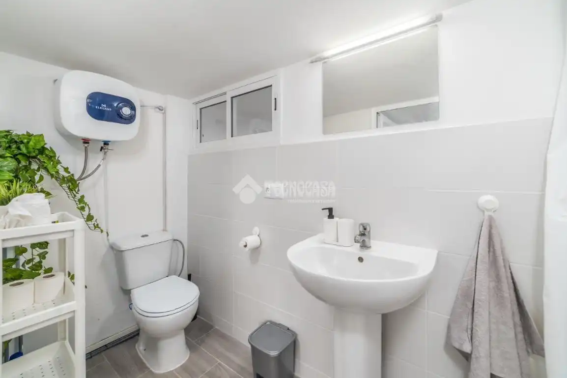 Baño de Local en venta en Arona