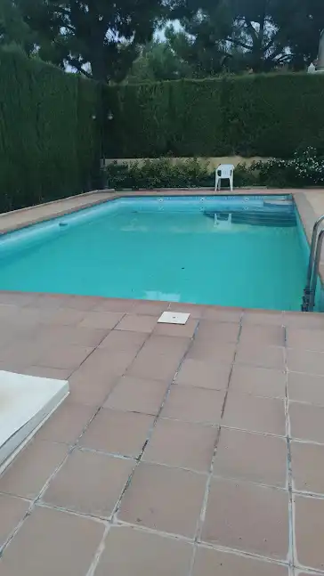Piscina de Casa o xalet en venda en Linares amb Aire condicionat, Calefacció i Jardí privat