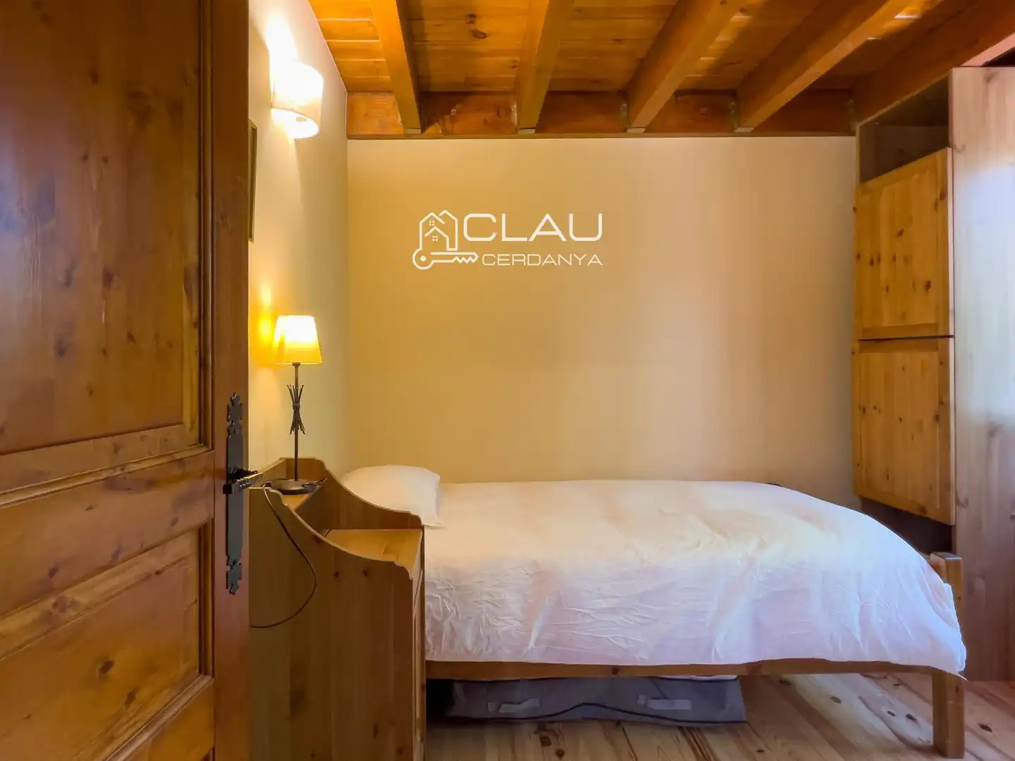 Schlafzimmer von Einfamilien-Reihenhaus zur Miete in Latour - de - Carol mit Heizung, Privatgarten und Terrasse