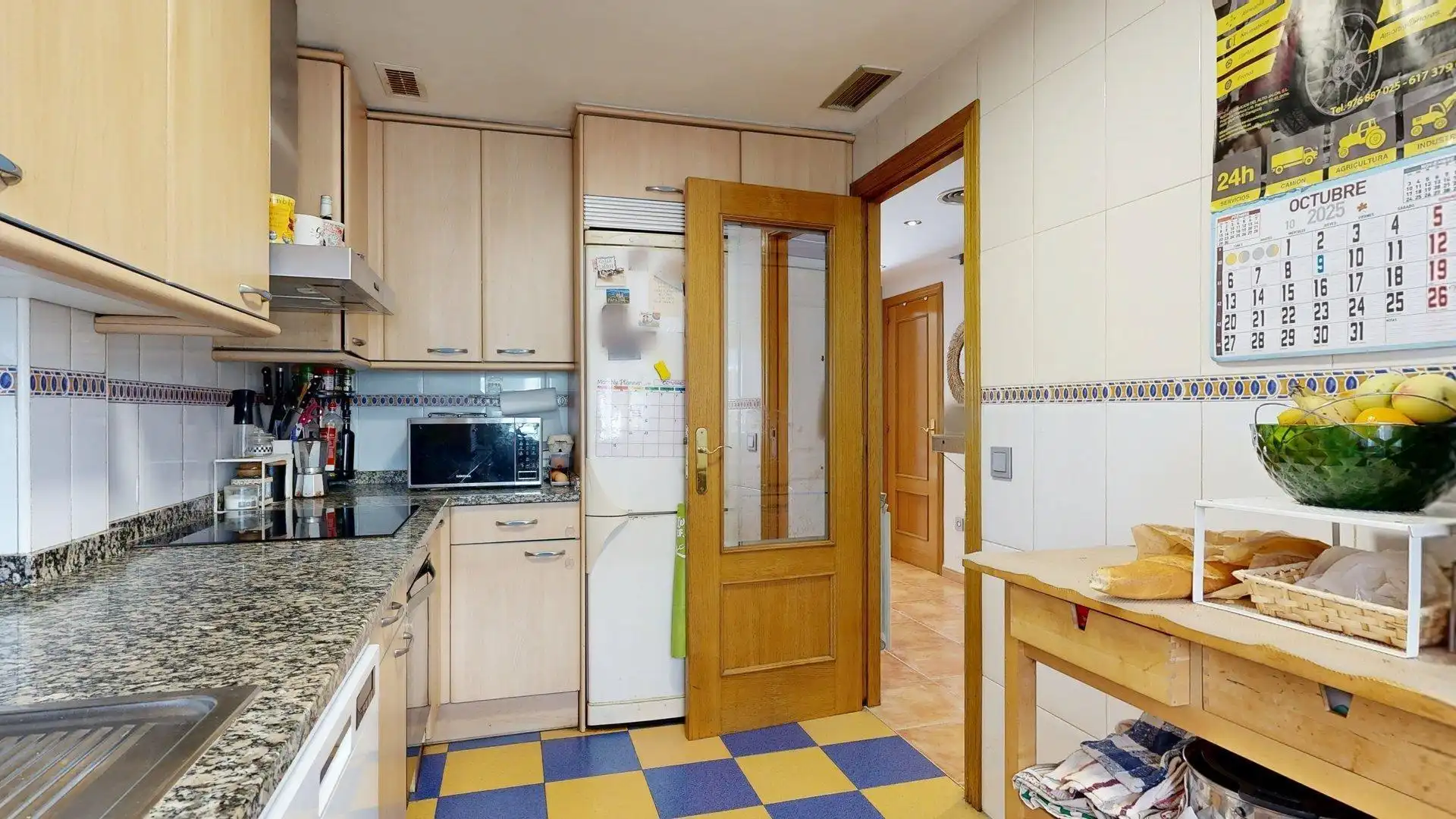 Cocina de Casa adosada en venta en Zaragoza con Calefacción, Jardín privado y Terraza