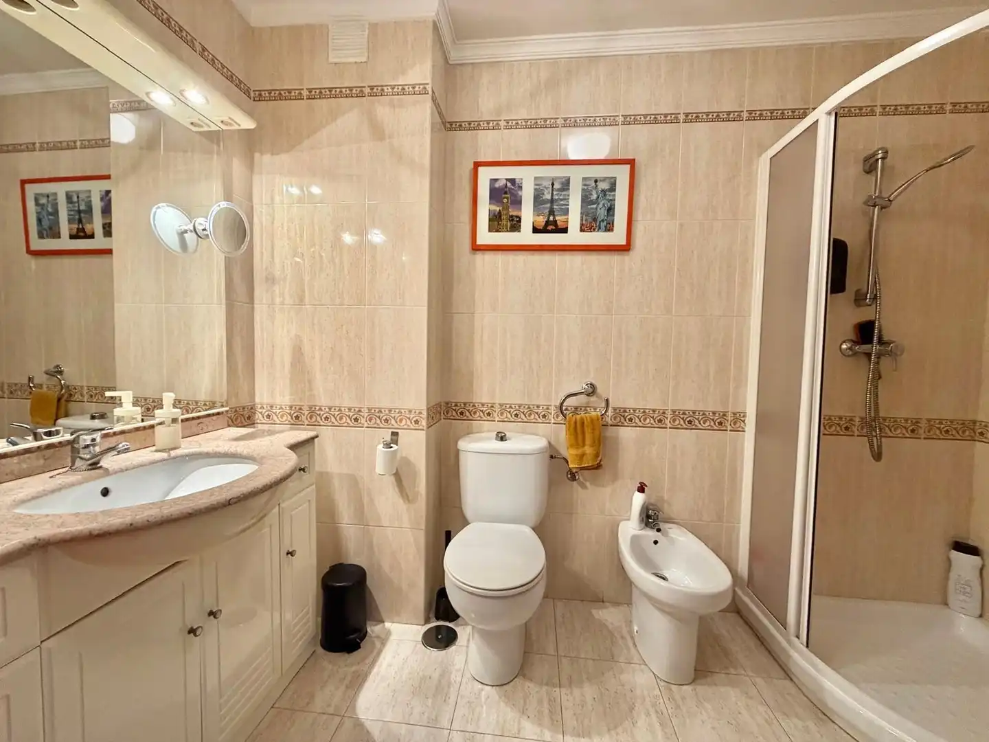 Piso en venta en Calle Calle Héroe de Sostoa, Parque Ayala - Jardín de la Abadía - Huelín