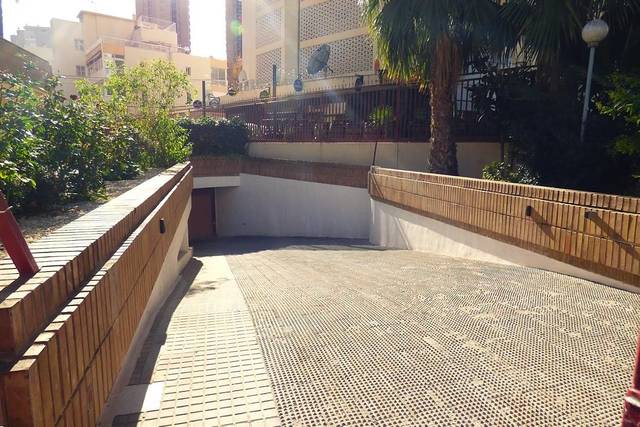 Garaje en Alquiler en Gerona, 24 en Playa Levante