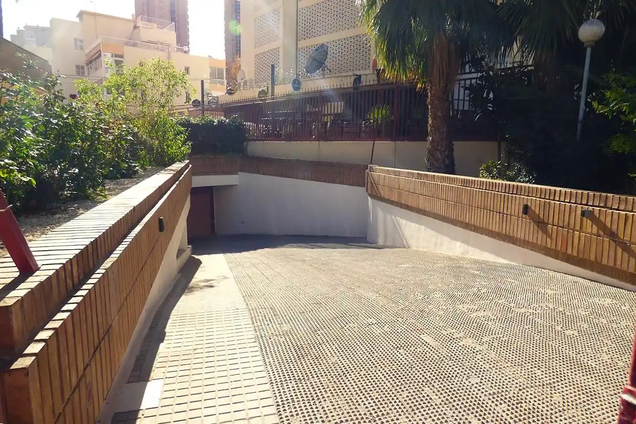 Garage for rent in Gerona, 24, Playa Levante