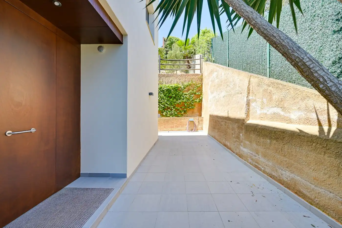 Vista exterior de Casa o xalet en venda en Lloret de Mar amb Aire condicionat, Calefacció i Jardí privat
