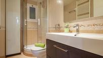 Bathroom of Flat for sale in  Barcelona Capital  with Air Conditioner and Heating