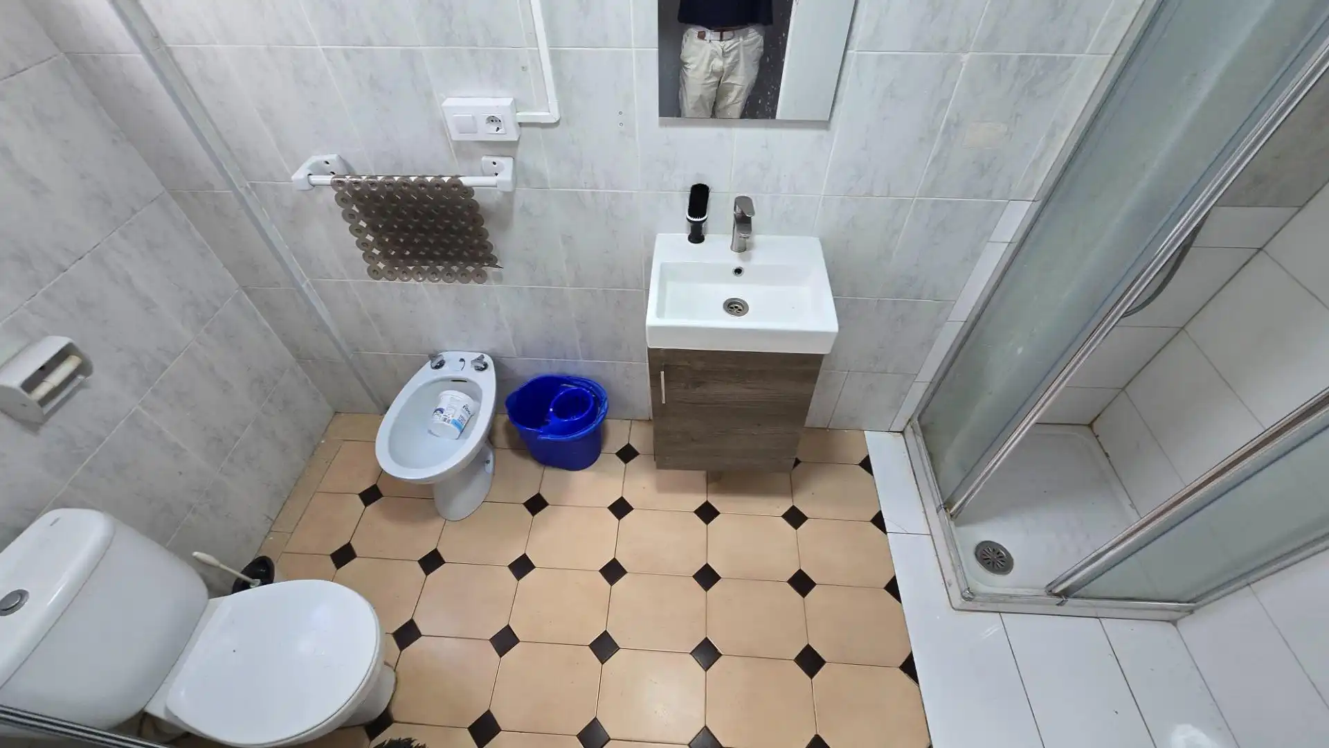 Baño de Piso para compartir en Gandia