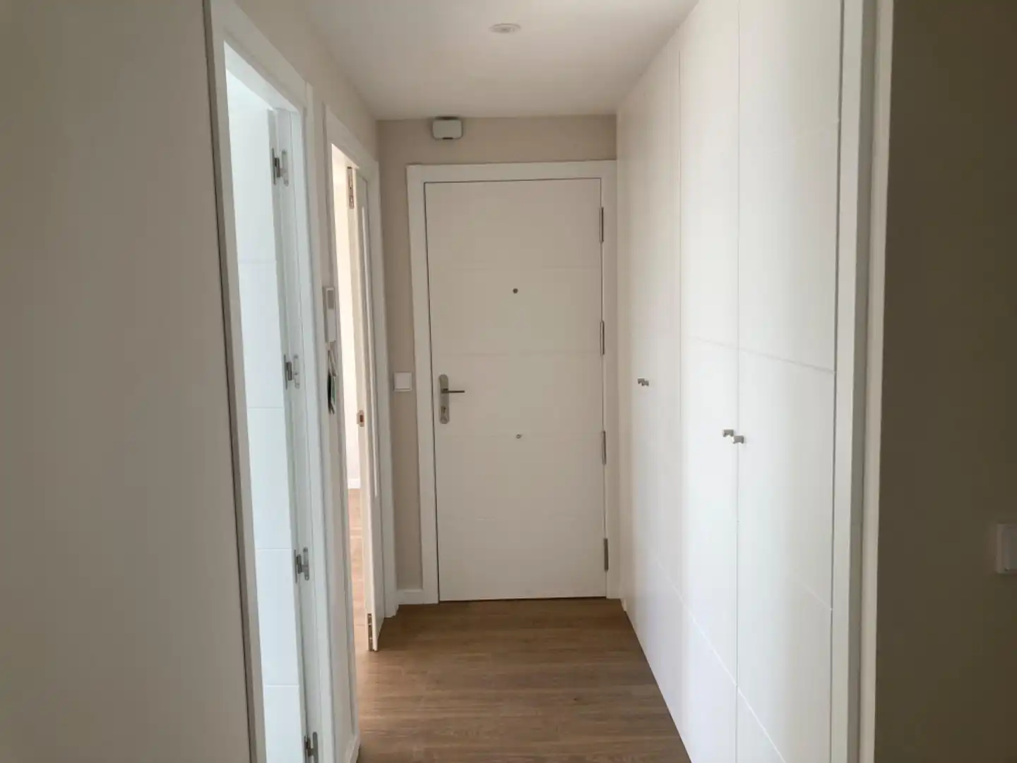 Flat for rent in Poniente-Norte - Miralbaida - Parque Azahara