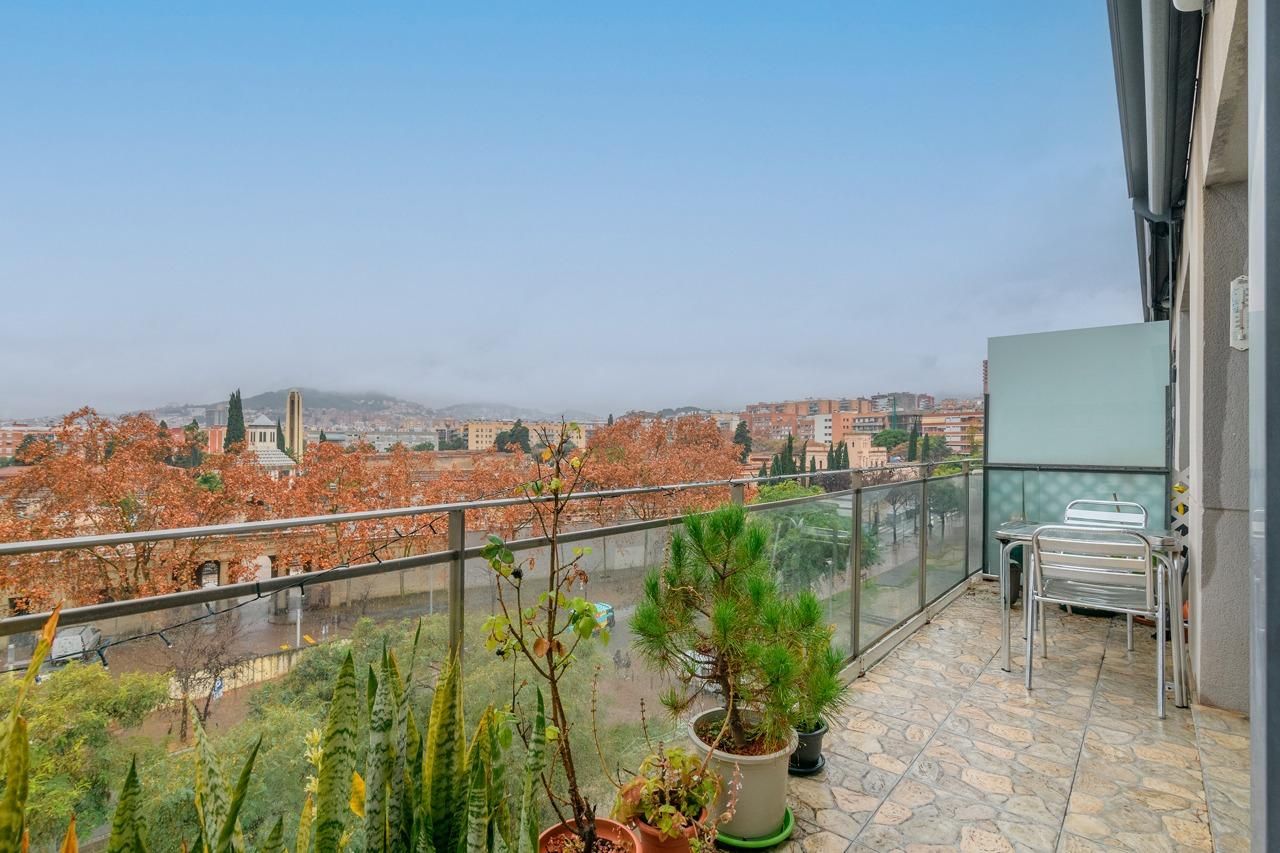 Terrassa de Pis en venda en  Barcelona Capital amb Calefacció, Parquet i Terrassa