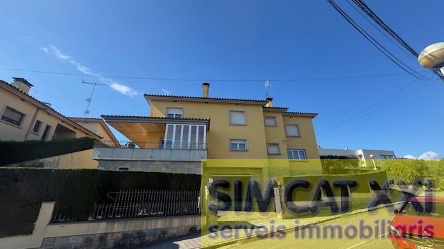 Exterior view of House or chalet for sale in Figueres  with Air Conditioner, Heating and Terrace