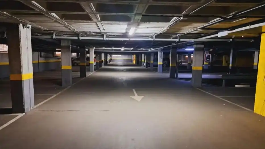 Parkplatz von Garage zum Verkauf in Morella