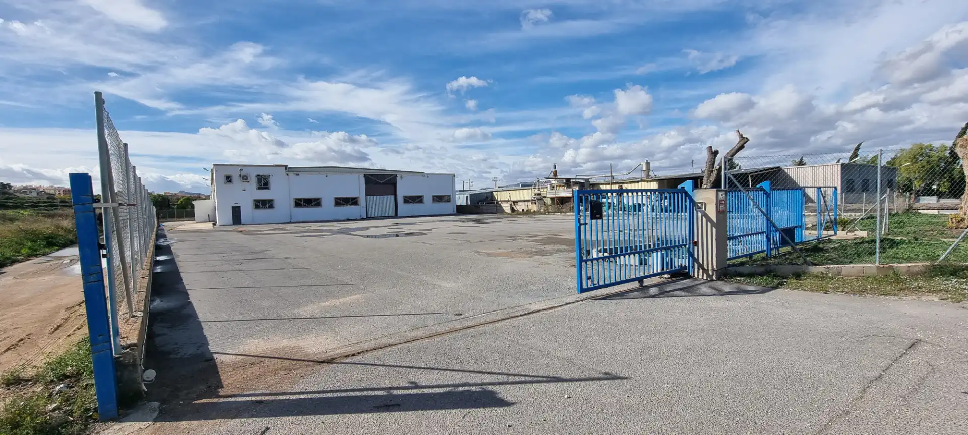 Vista exterior de Nau industrial en venda en Aspe amb Calefacció i Alarma