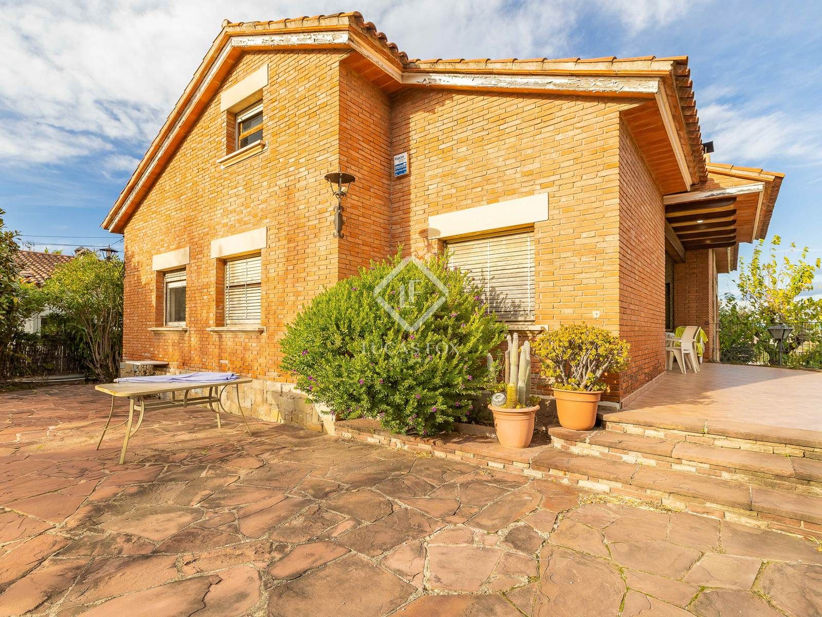 Exterior view of House or chalet for sale in Sant Cugat del Vallès  with Private garden, Storage room and Swimming Pool