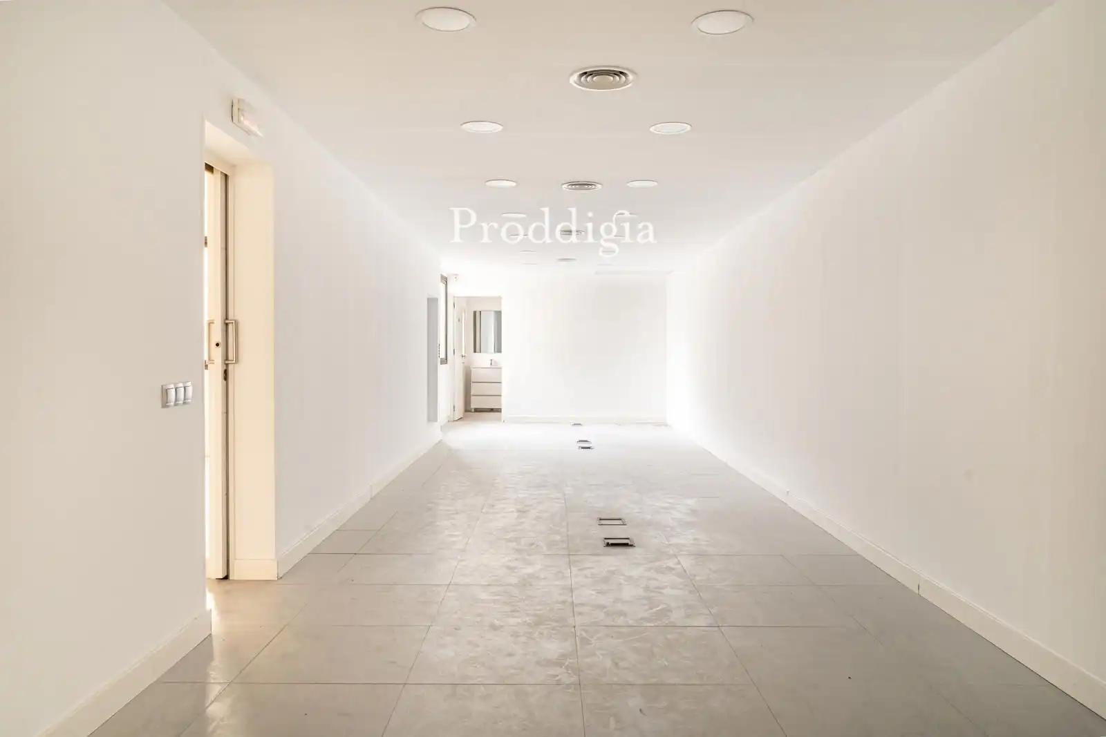 Office for sale in Barcelona  with Air Conditioner