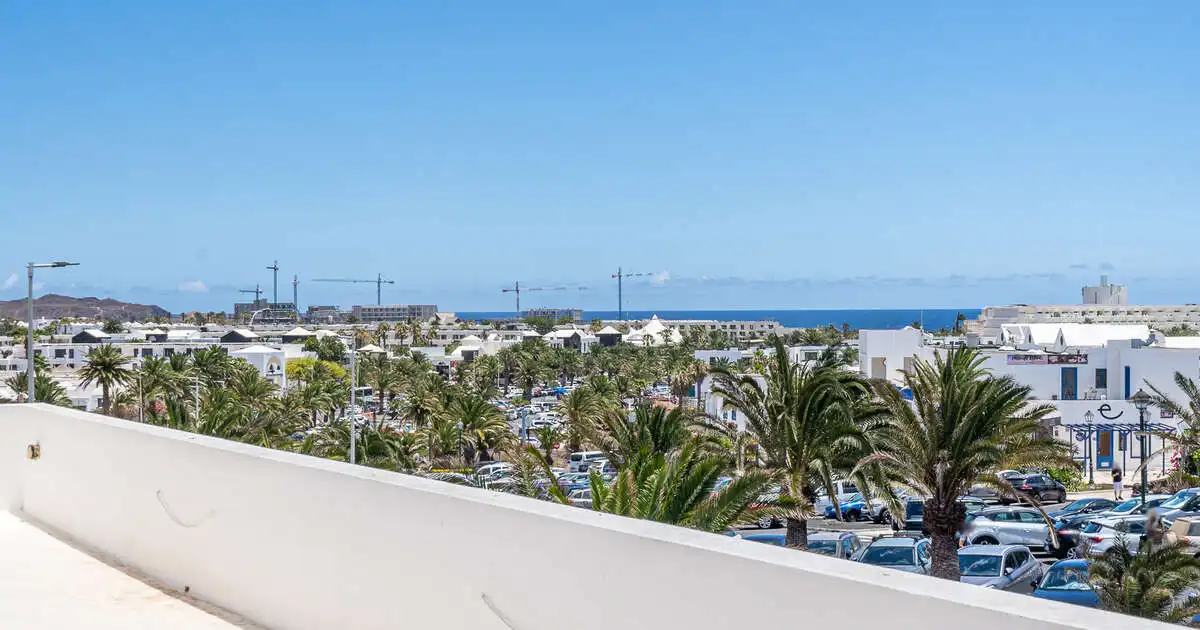 Vista exterior de Dúplex en venta en Teguise con Piscina comunitaria