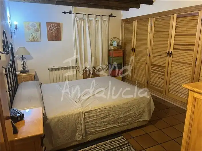 Casa rústica amb piscina en venda a Alcalá la Real, imagen 11