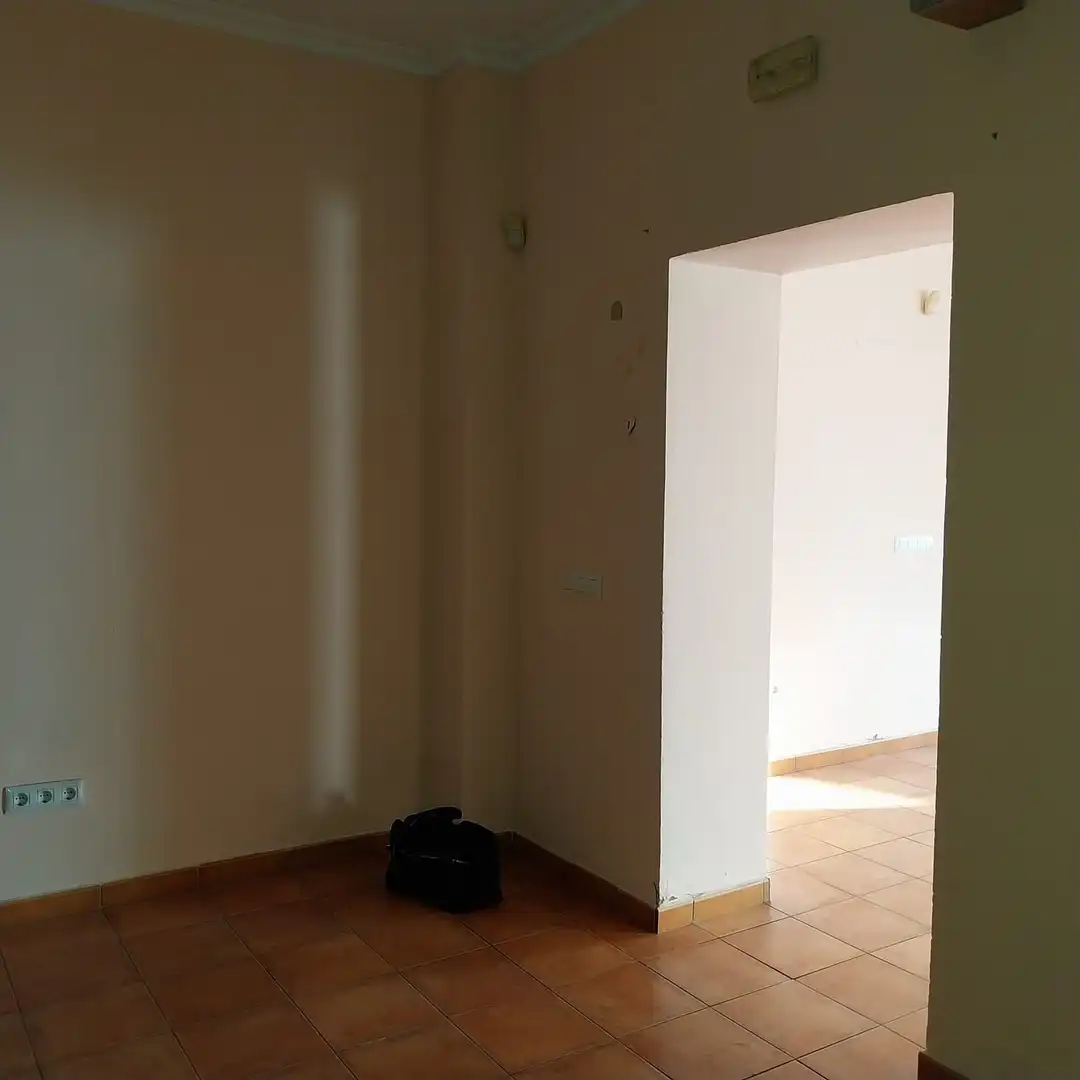 Business premises for sale in Carmona, imagen 2