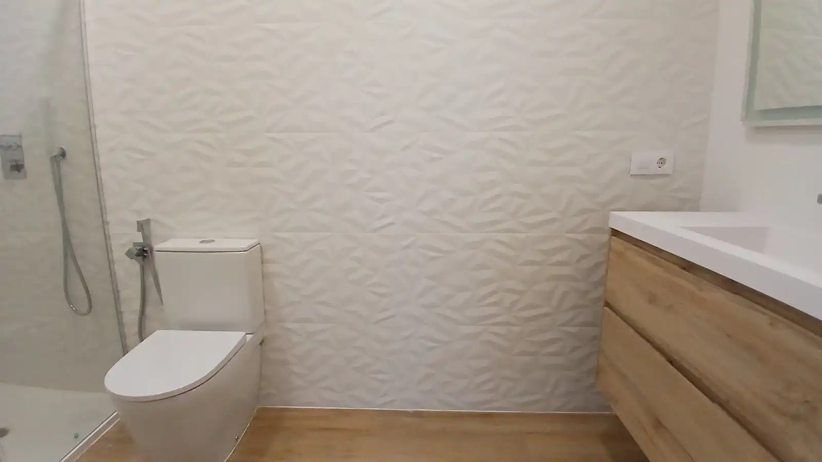 Baño de Casa adosada en venta en Vigo  con Calefacción, Jardín privado y Piscina