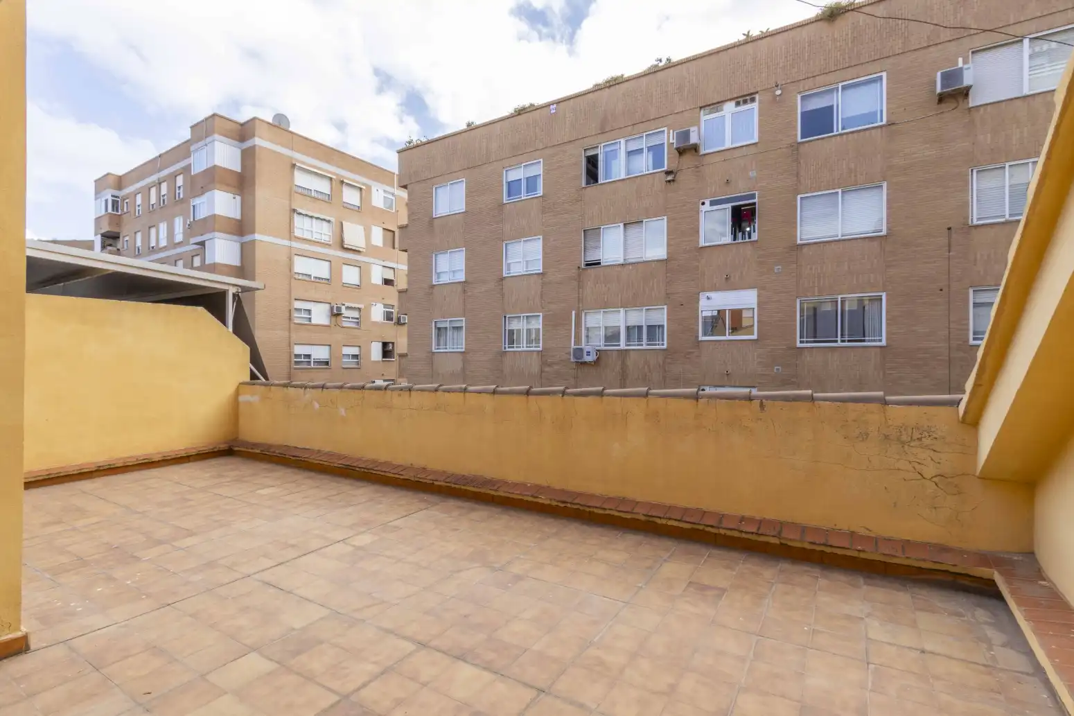 Vista exterior de Casa adosada en venda en Sagunto / Sagunt amb Terrassa i Balcó
