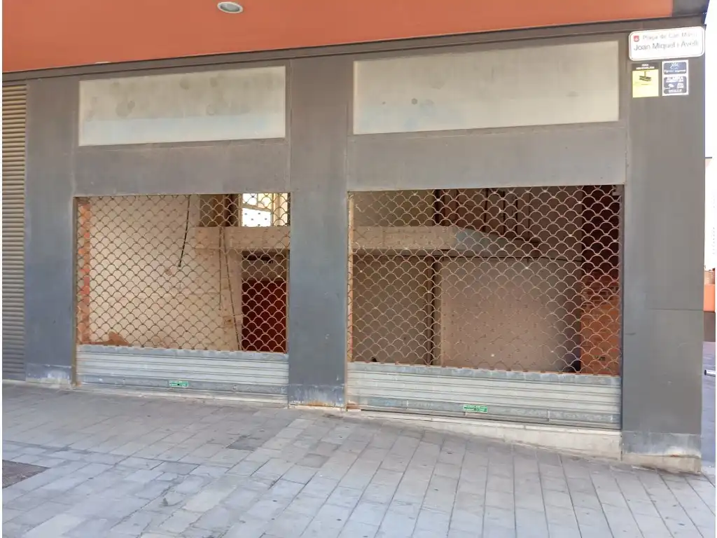 Business premises for sale in Calle Pi I Margall, imagen 3