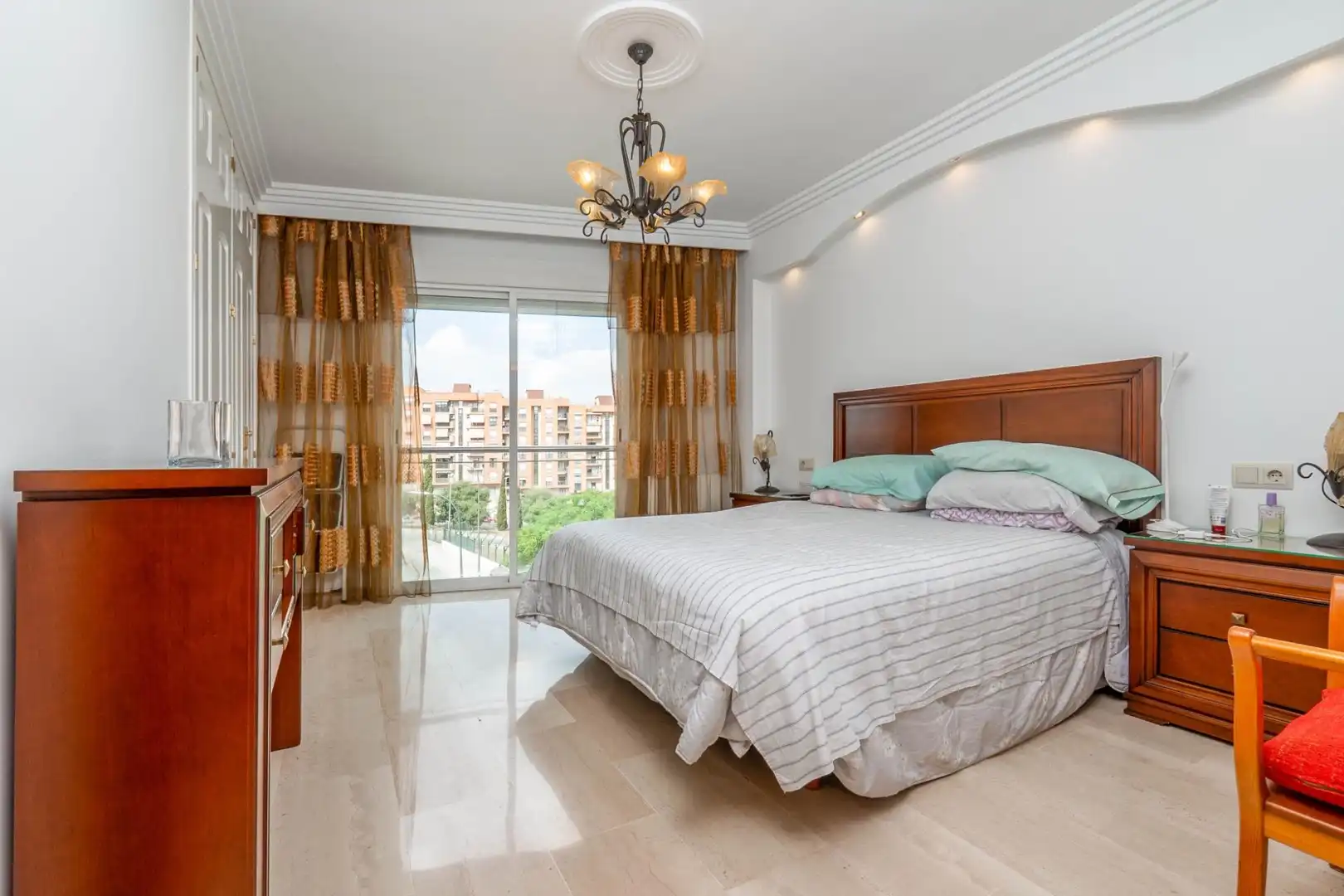Bedroom of Flat for sale in Granada  with Air Conditioner, Heating and Terrace