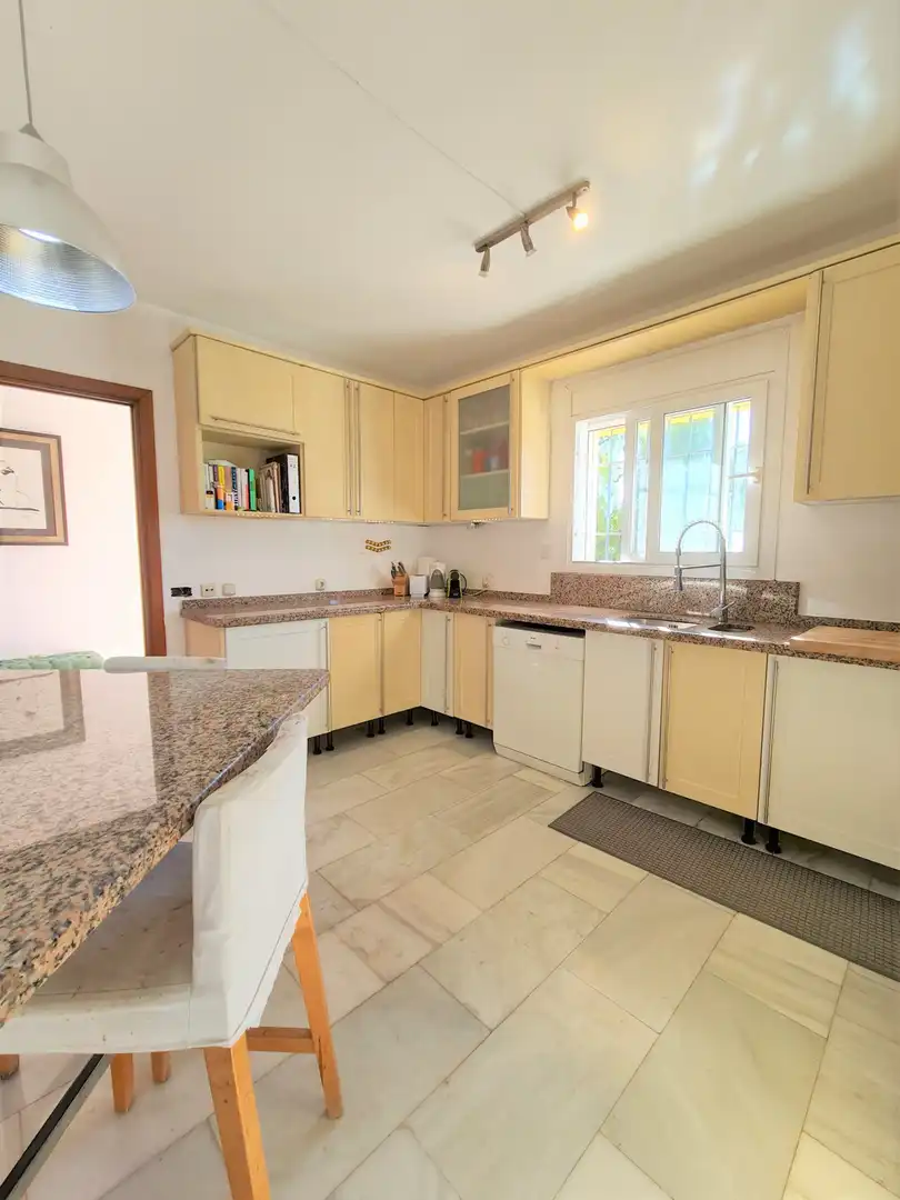 House with pool for sale in Nueva Andalucía, imagen 16