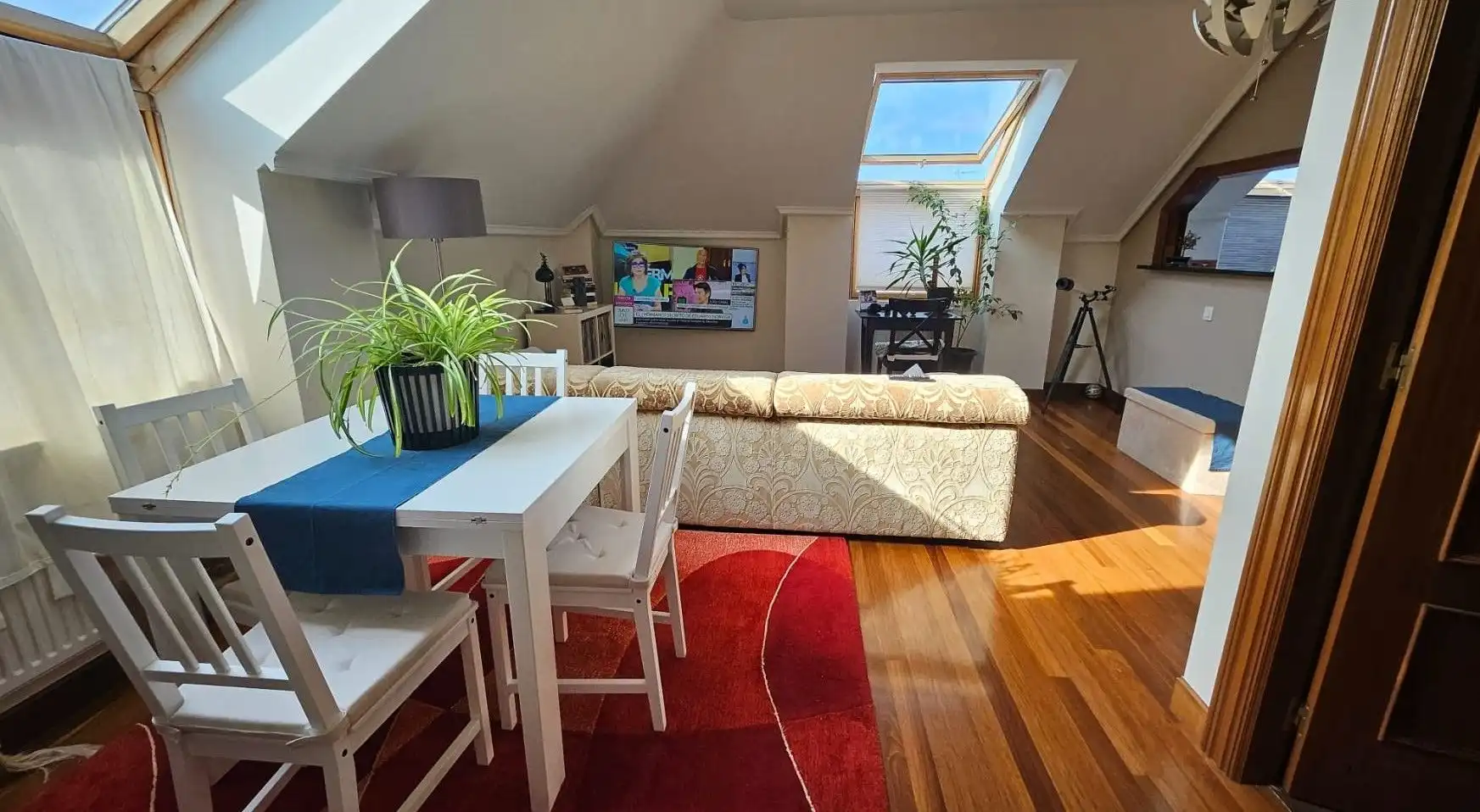 Sala de estar de Piso en venta en Castro-Urdiales con Calefacción