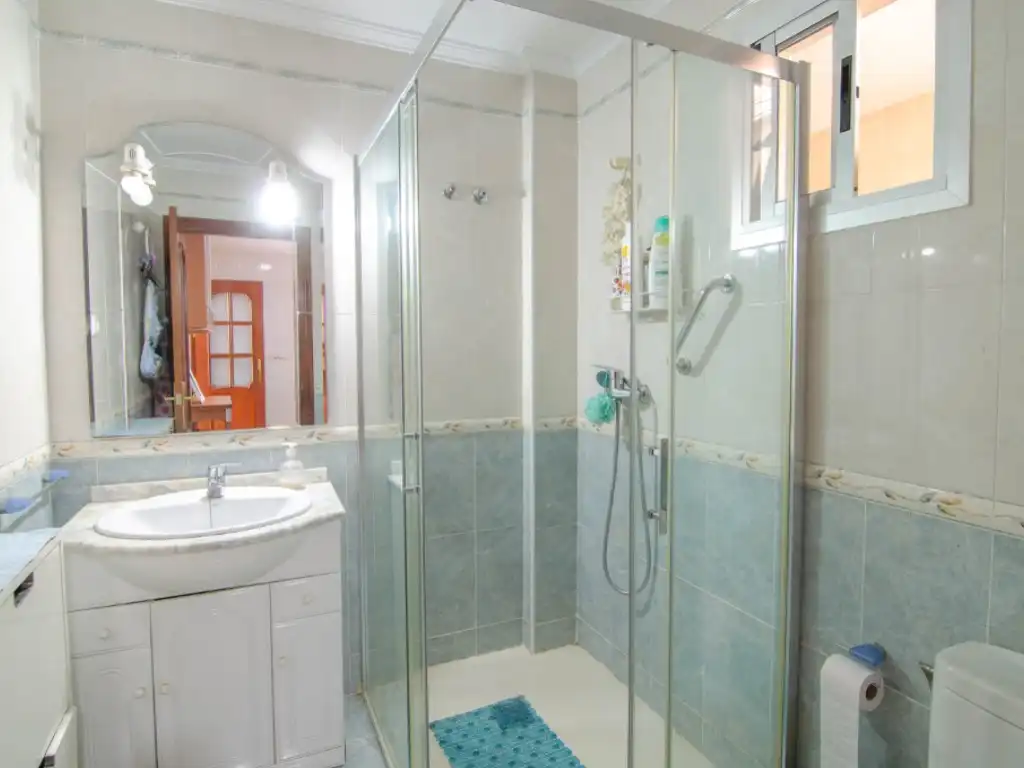 Bany de Casa o xalet en venda en La Rinconada