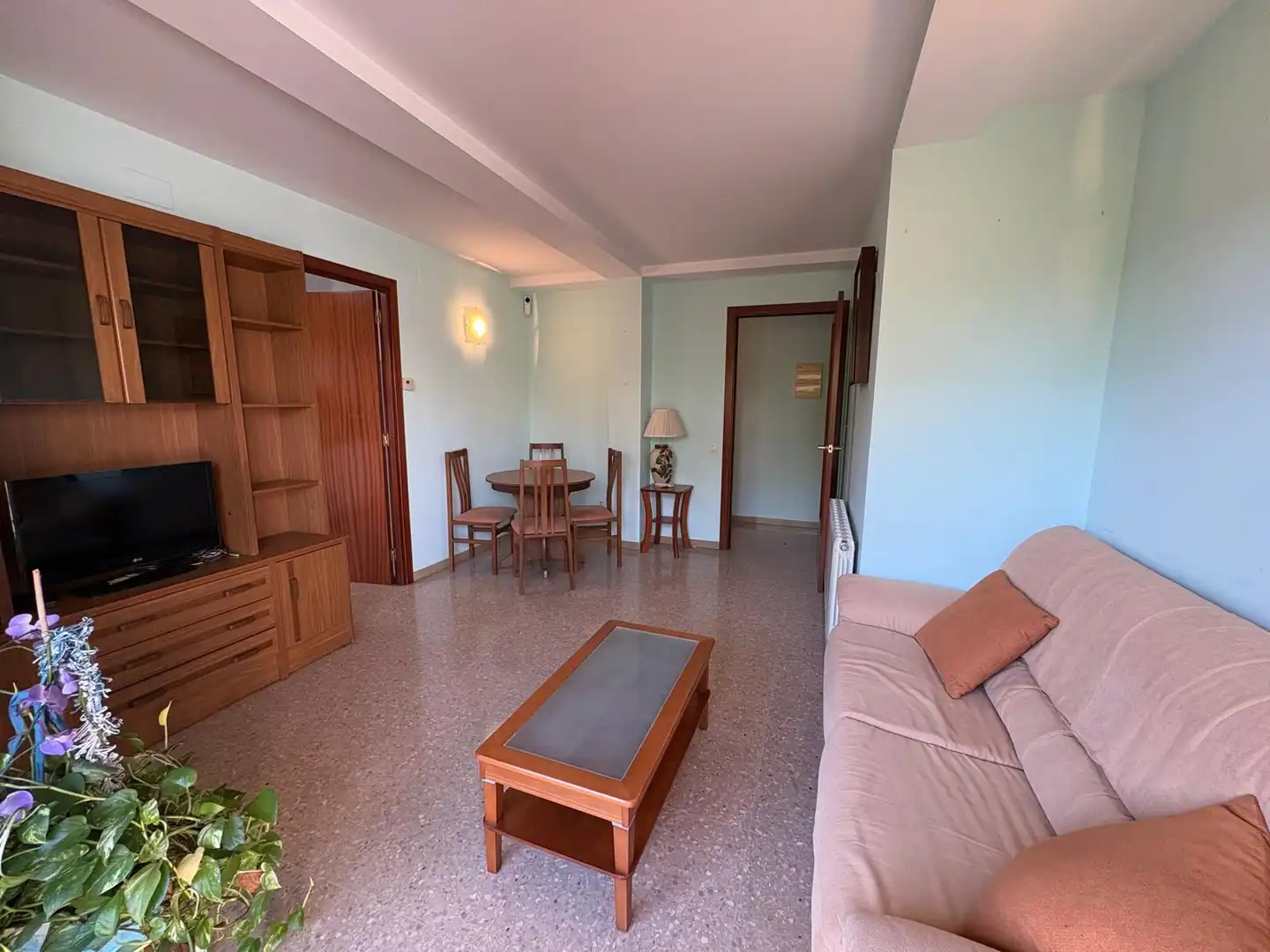 Sala de estar de Piso en venta en Barcelona con Calefacción, Jardín privado y Amueblado