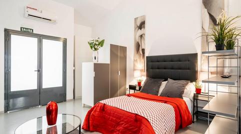Foto 2 de Estudio de alquiler en Pueblo Nuevo, Madrid
