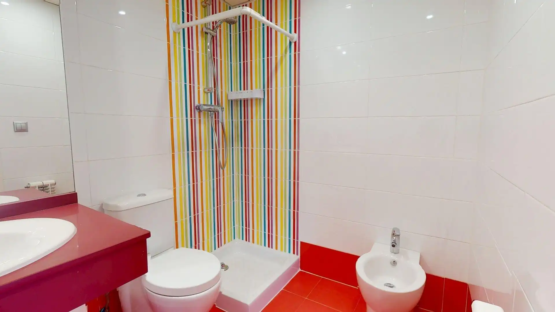 Baño de Dúplex de alquiler en Zaragoza con Aire acondicionado, Calefacción y Balcón