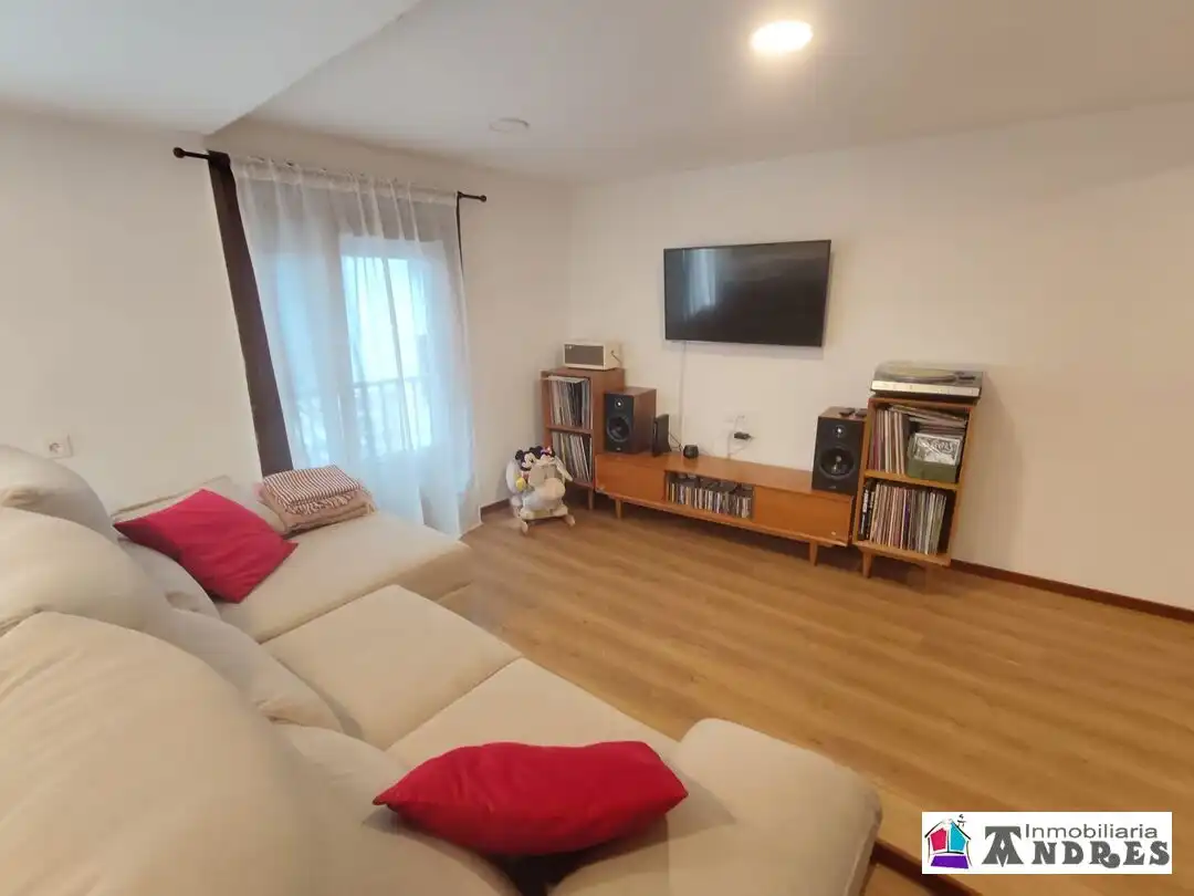 Sala de estar de Dúplex en venta en Bermeo con Calefacción, Jardín privado y Parquet