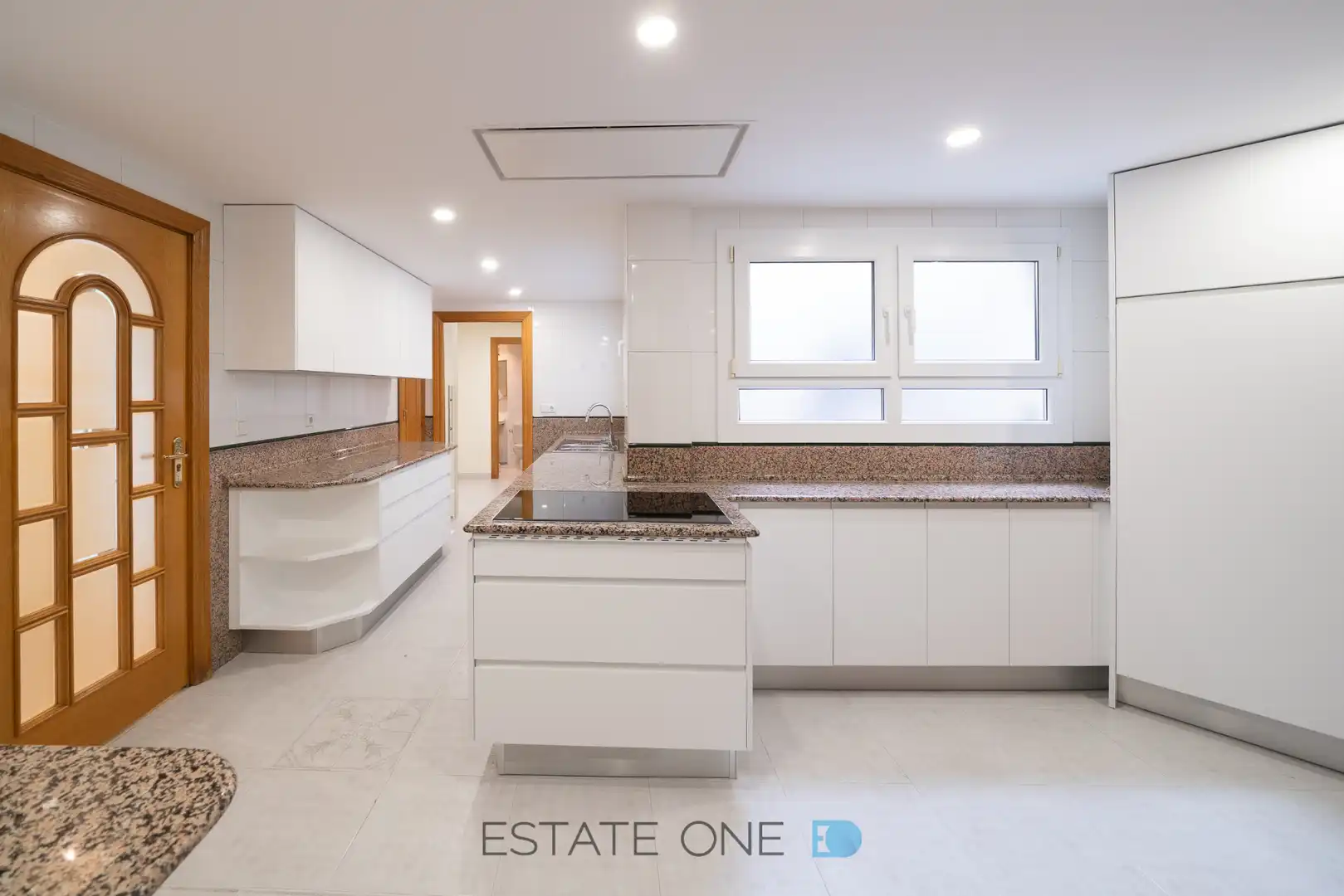 Kitchen of Flat for rent in Madrid  with Air Conditioner, Heating and Terrace