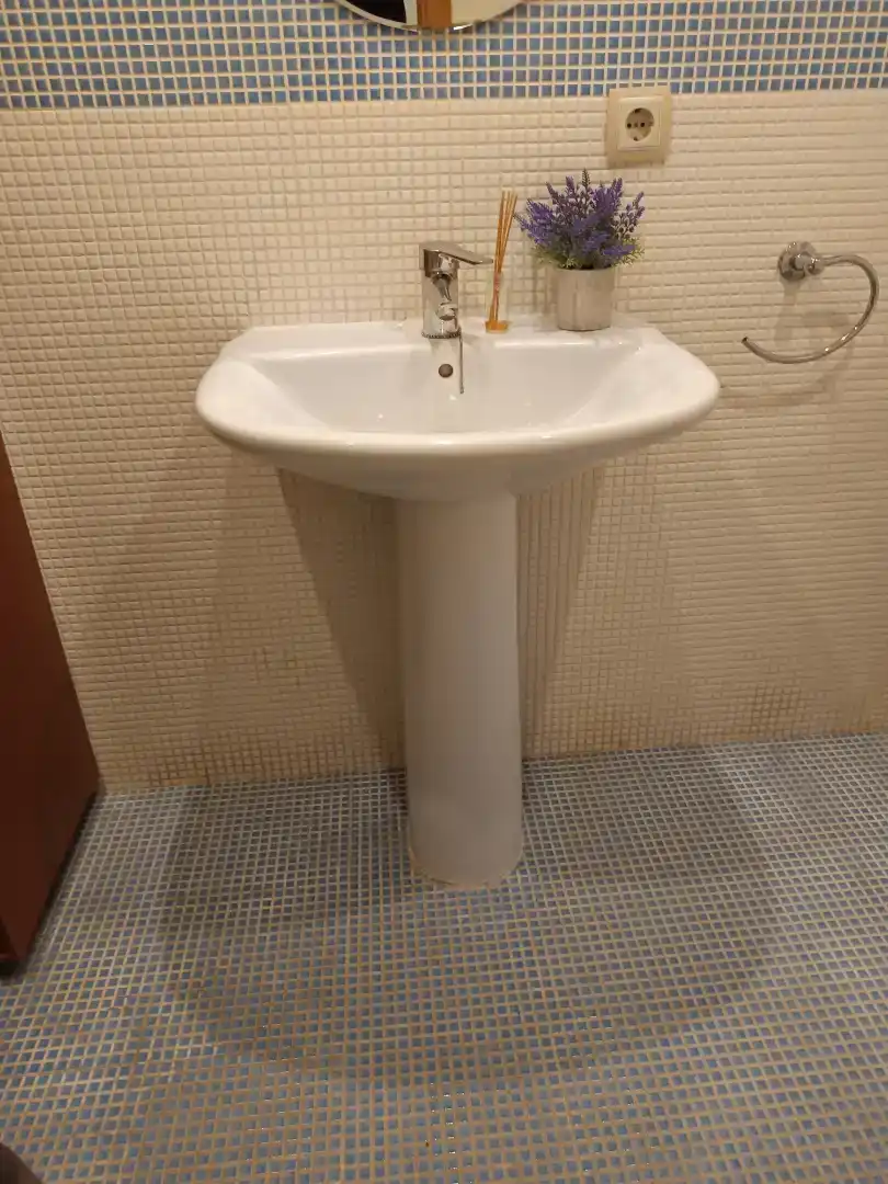 Bany de Pis en venda en  Huesca Capital amb Aire condicionat, Piscina i Balcó