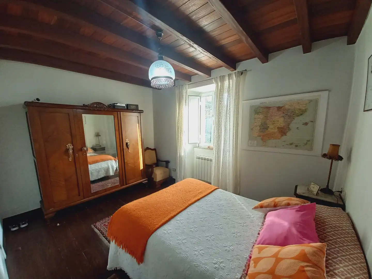 Dormitori de Casa o xalet en venda en Oleiros amb Parquet, Terrassa i Traster