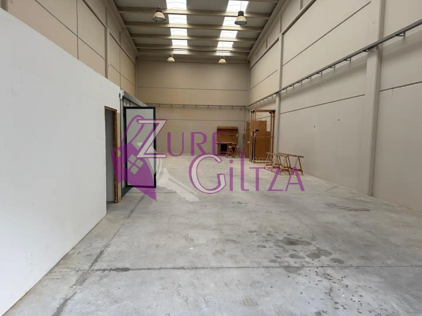 Industriegebäude zur Miete in Adurtza