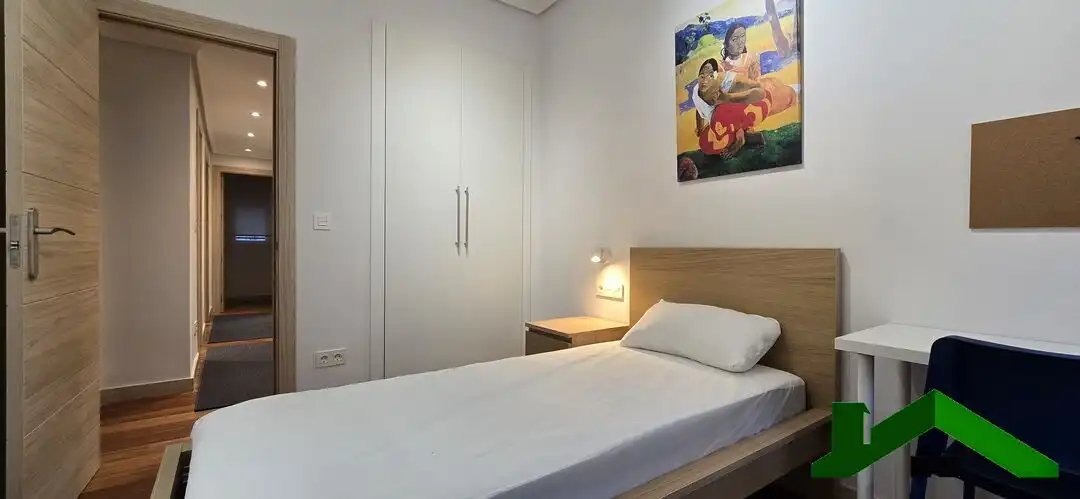 Habitación de Piso de alquiler en Bilbao  con Calefacción, Terraza y Horno