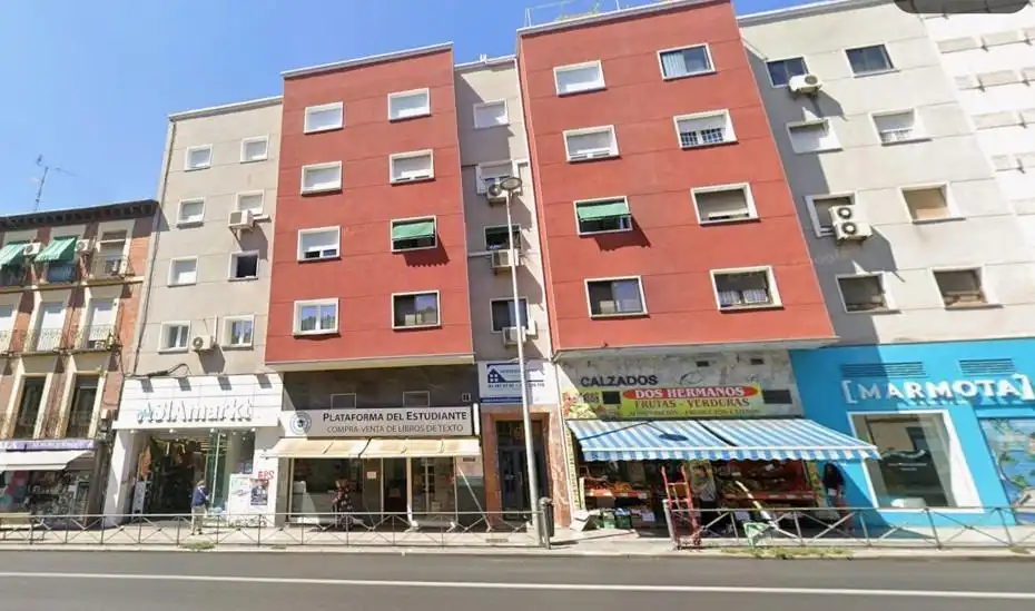 Vista exterior de Piso en venta en Madrid con Calefacción, Parquet y Trastero