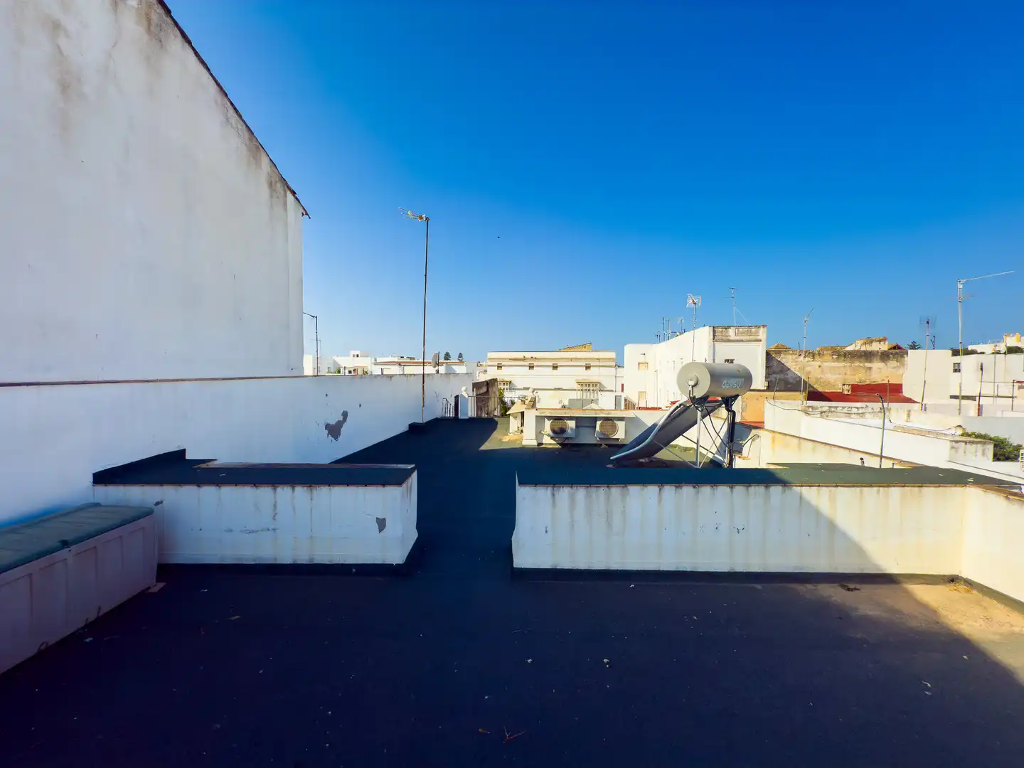 Vista exterior de Casa o chalet en venta en El Puerto de Santa María con Aire acondicionado, Terraza y Trastero