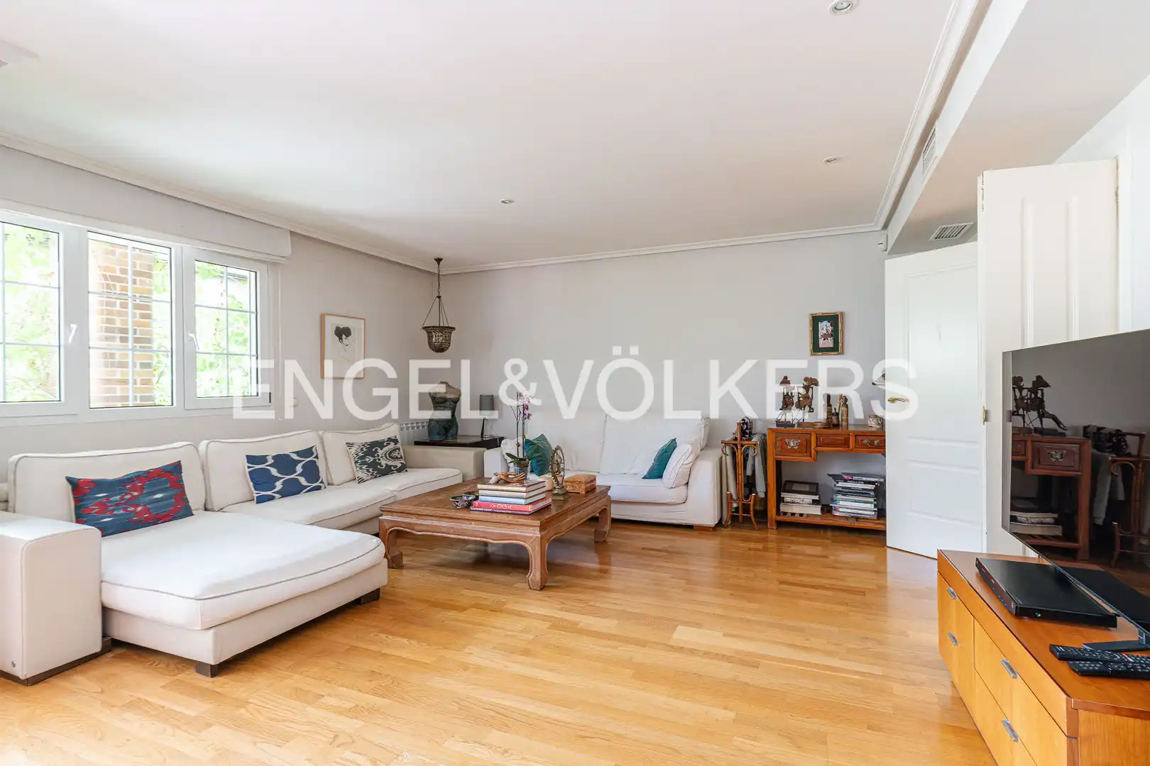 Living room of Houses for sale in Las Rozas de Madrid  with Heating, Private garden and Parquet flooring