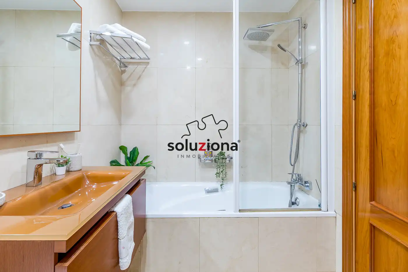 Bathroom of Attic for sale in Getafe  with Air Conditioner, Heating and Parquet flooring