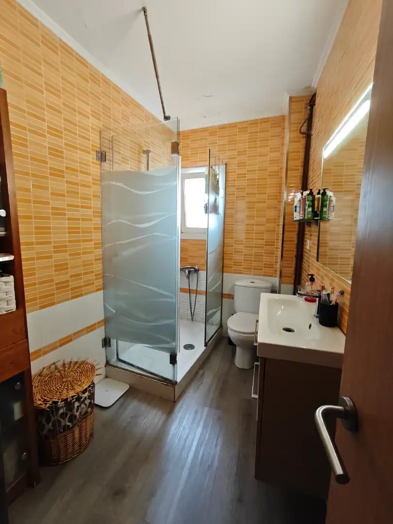 Bathroom of Flat for sale in L'Escala  with Air Conditioner, Heating and Parquet flooring