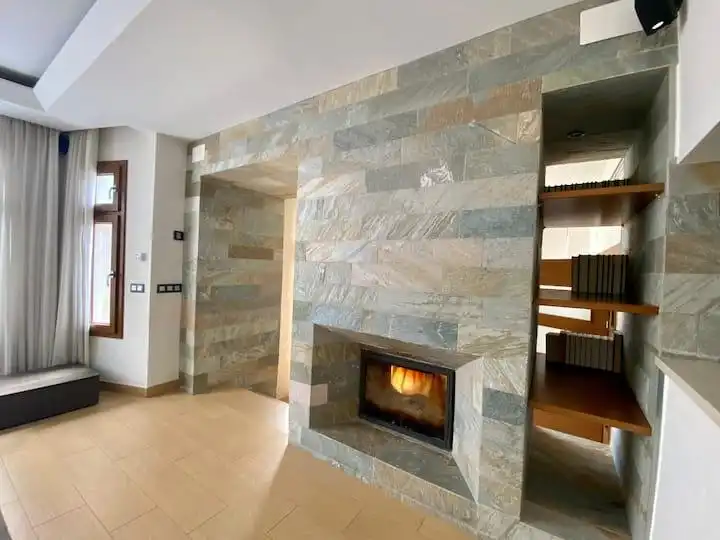 Sala de estar de Casa o chalet de alquiler en Casabermeja con Aire acondicionado, Jardín privado y Piscina