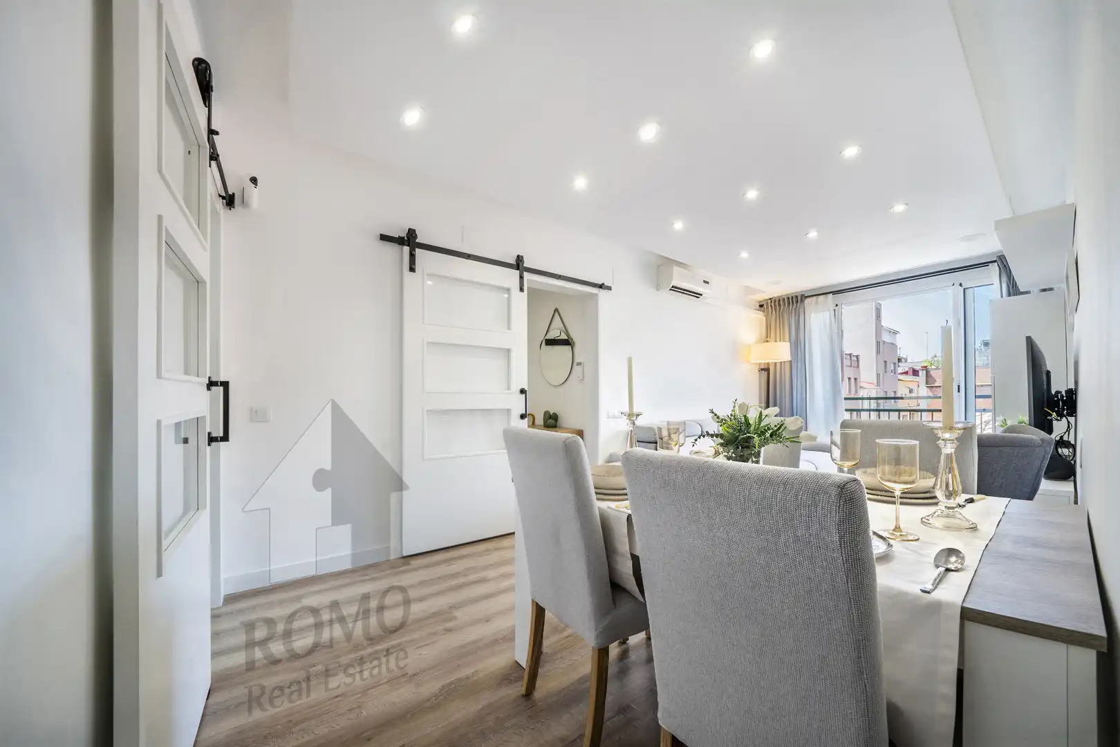 Sala de estar de Piso en venta en Santa Perpètua de Mogoda con Calefacción, Parquet y Balcón