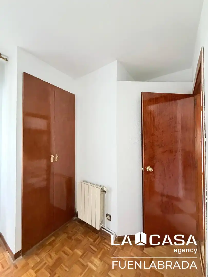 Dormitori de Pis en venda en Madrid amb Calefacció, Terrassa i Traster