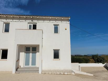 Vista exterior de Casa o xalet en venda en Albaida amb Terrassa