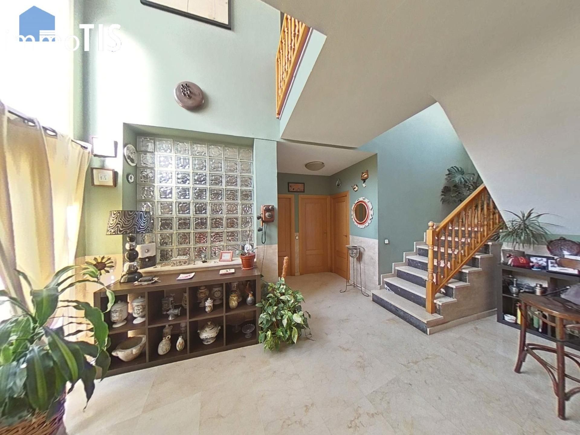 Casa o chalet en venta en Vilanova i la Geltrú con Jardín privado, Terraza y Trastero