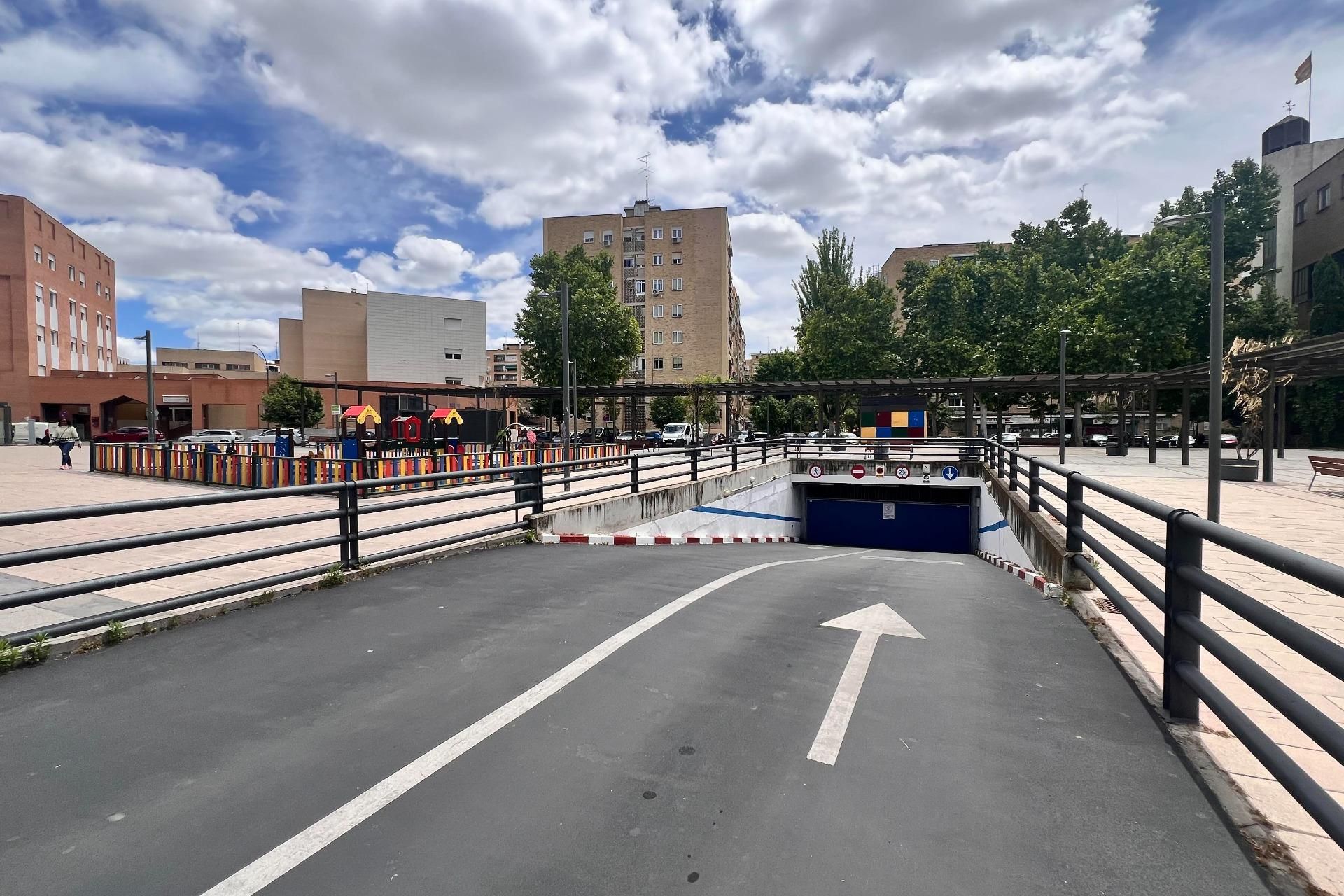 Vista exterior de Garatge en venda en Móstoles